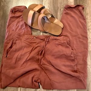 Mauve cotton trousers with pockets
